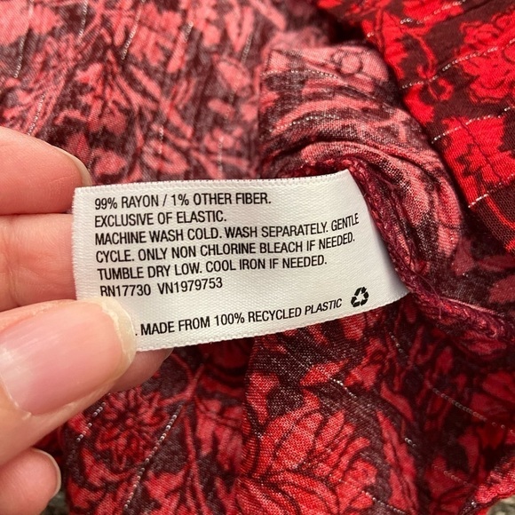 KNOX ROSE • NEW Women’s Floral Printed Smocked Back Waist Boho Top Size Small - Picture 6 of 6